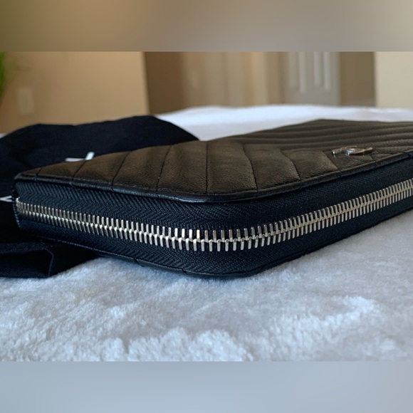CHANEL long zipped wallet - chevron - Picture 4 of 16